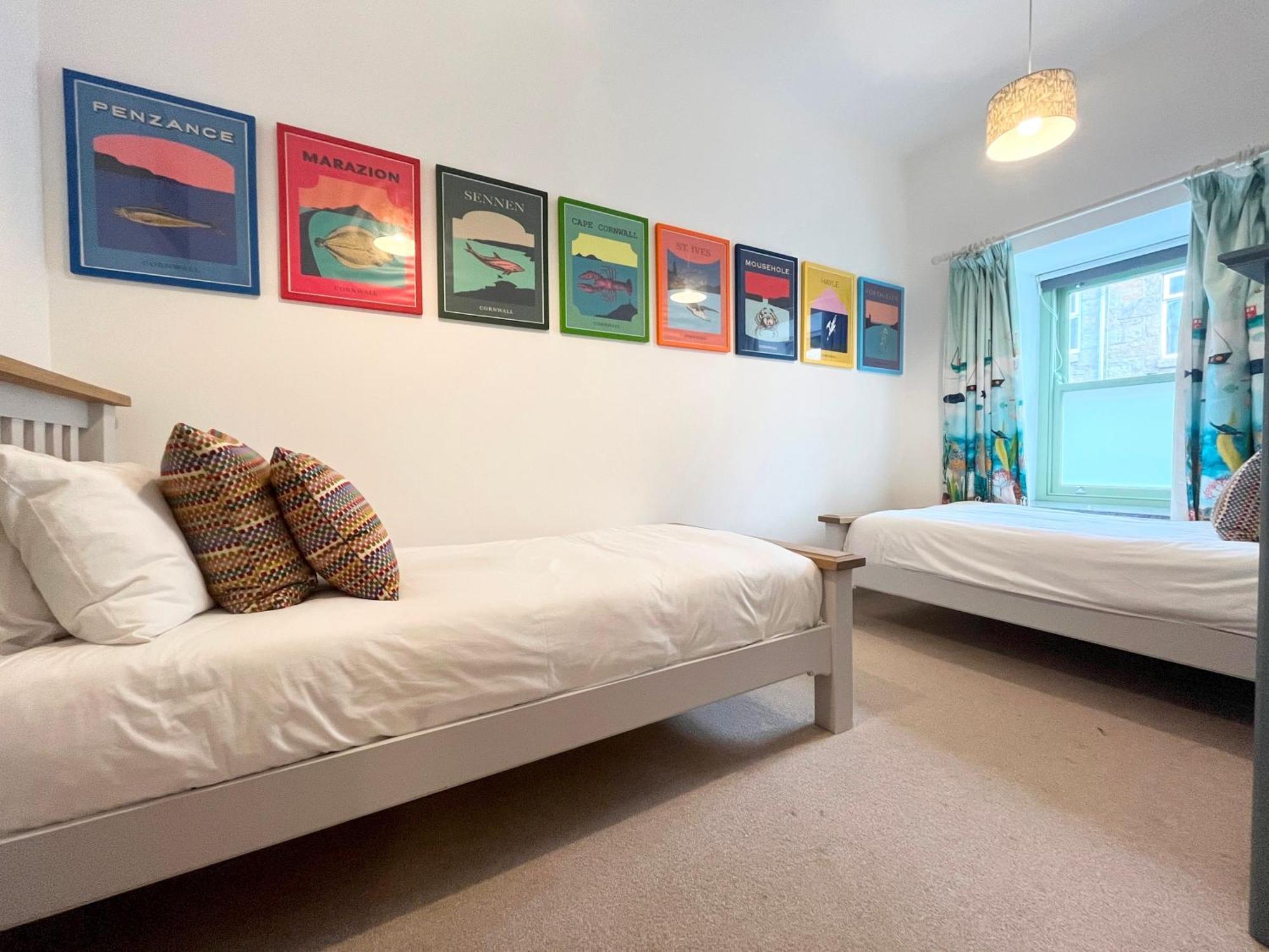 Stylish~Tasteful~2Bed~2Bath~Central~Townhouse เพนแซนซ์ ภายนอก รูปภาพ